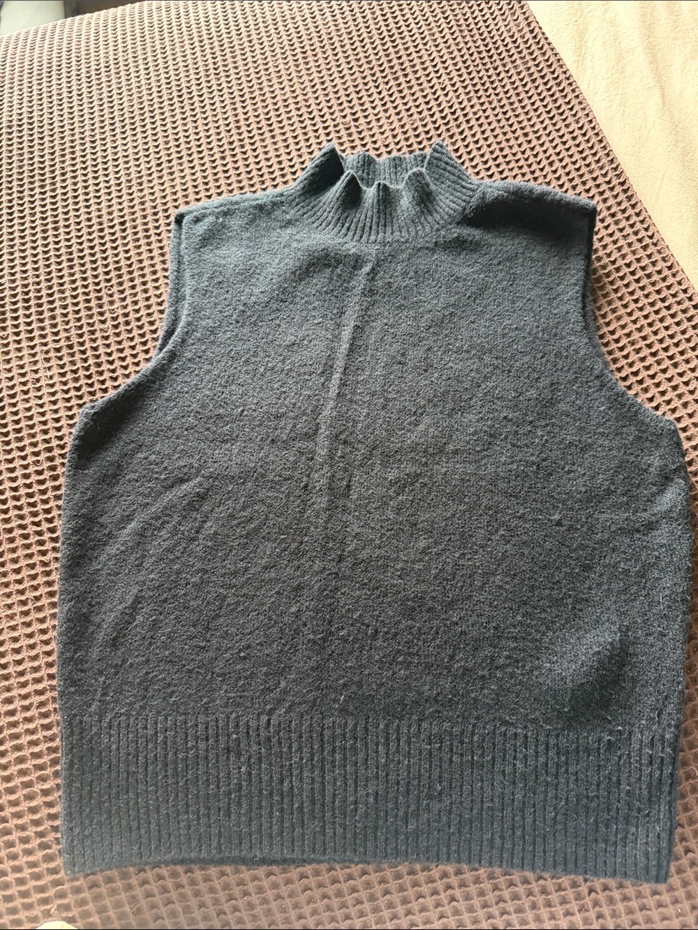 Abercrombie & Fitch Black Sleeveless Turtleneck Sweater Vest